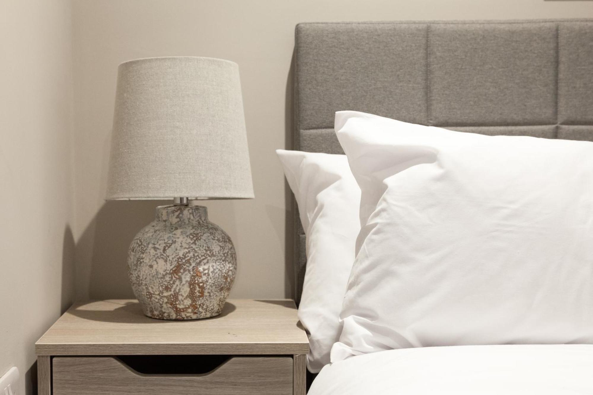 1 Bed - Long Term Rates- Contractors-professionals-relocators Apartment