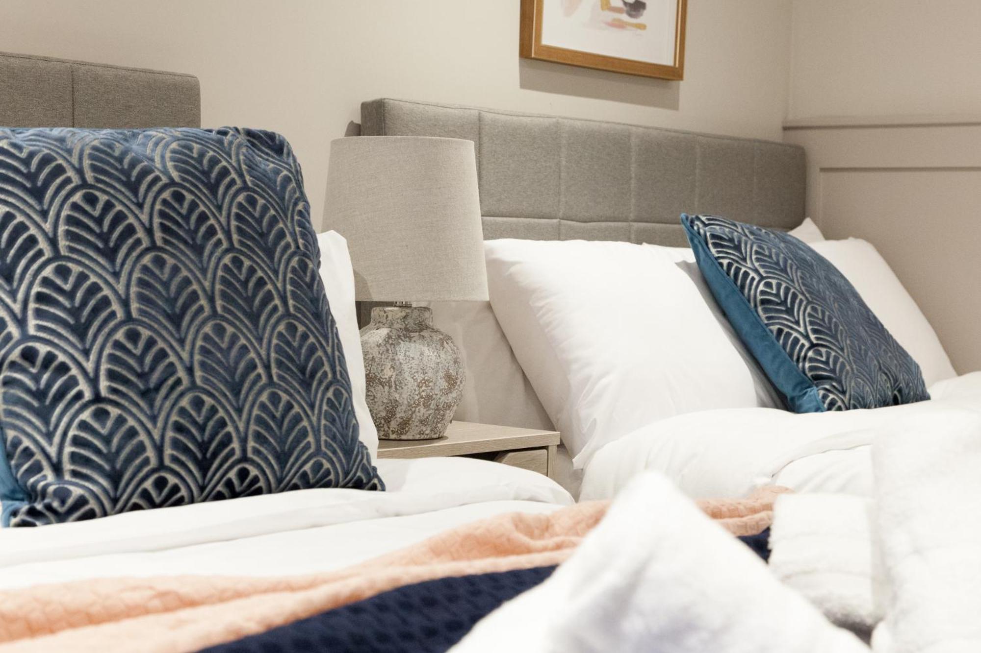 1 Bed - Long Term Rates- Contractors-professionals-relocators Apartment